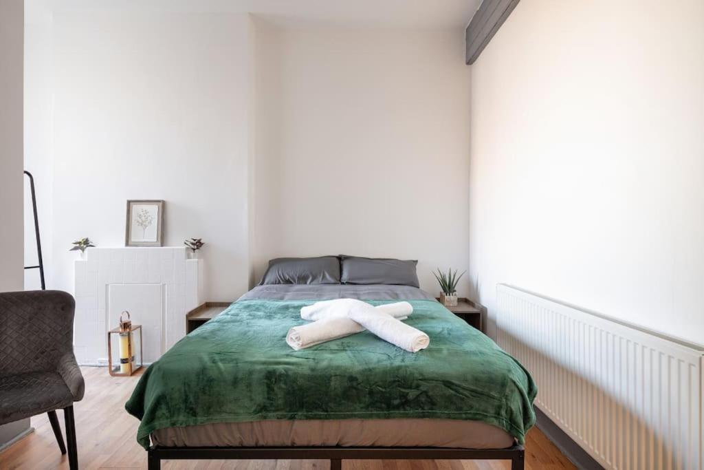 2A - Bright & Airy 2 Bed Flat - 20 Mins To Central London Exterior foto