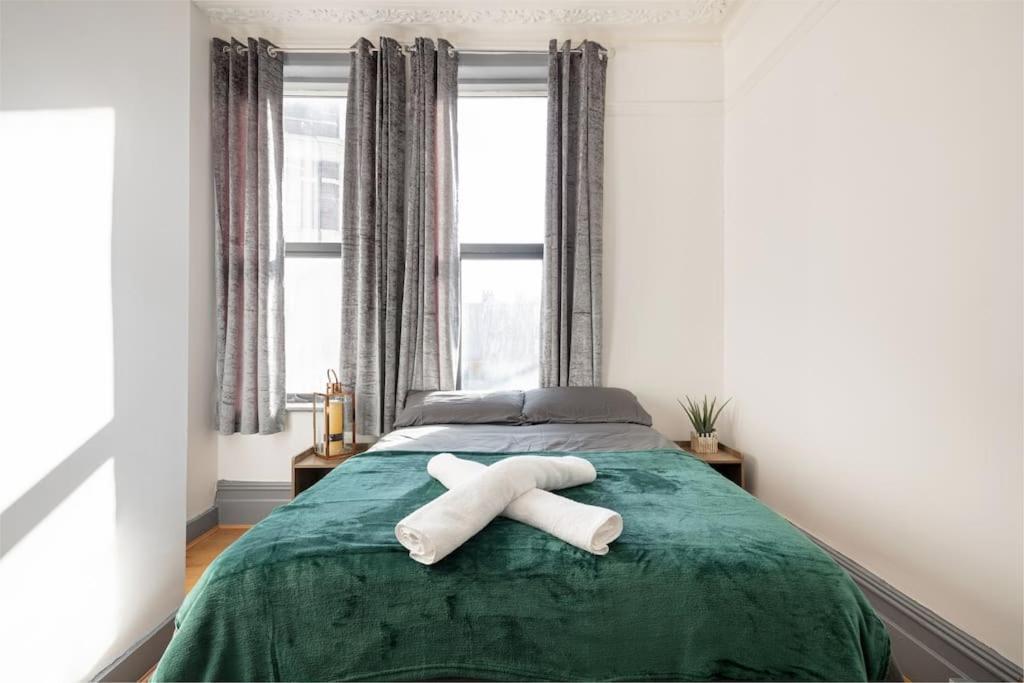 2A - Bright & Airy 2 Bed Flat - 20 Mins To Central London Exterior foto