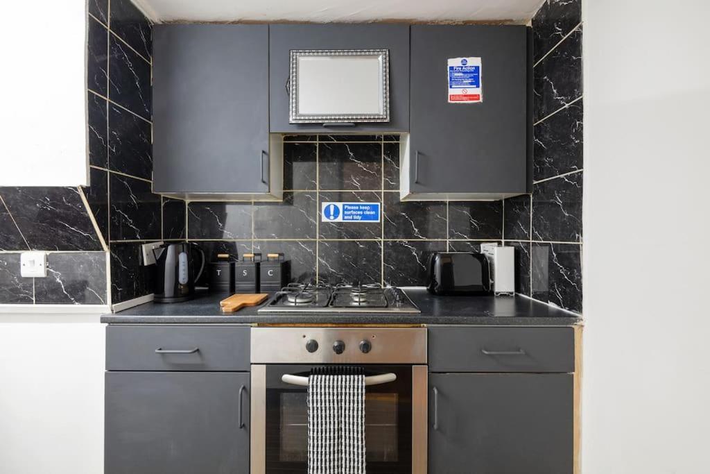 2A - Bright & Airy 2 Bed Flat - 20 Mins To Central London Exterior foto
