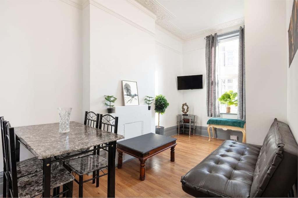 2A - Bright & Airy 2 Bed Flat - 20 Mins To Central London Exterior foto