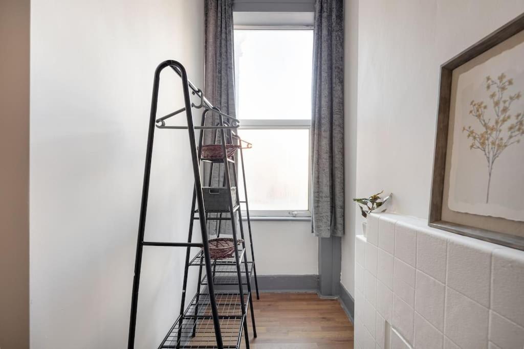 2A - Bright & Airy 2 Bed Flat - 20 Mins To Central London Exterior foto
