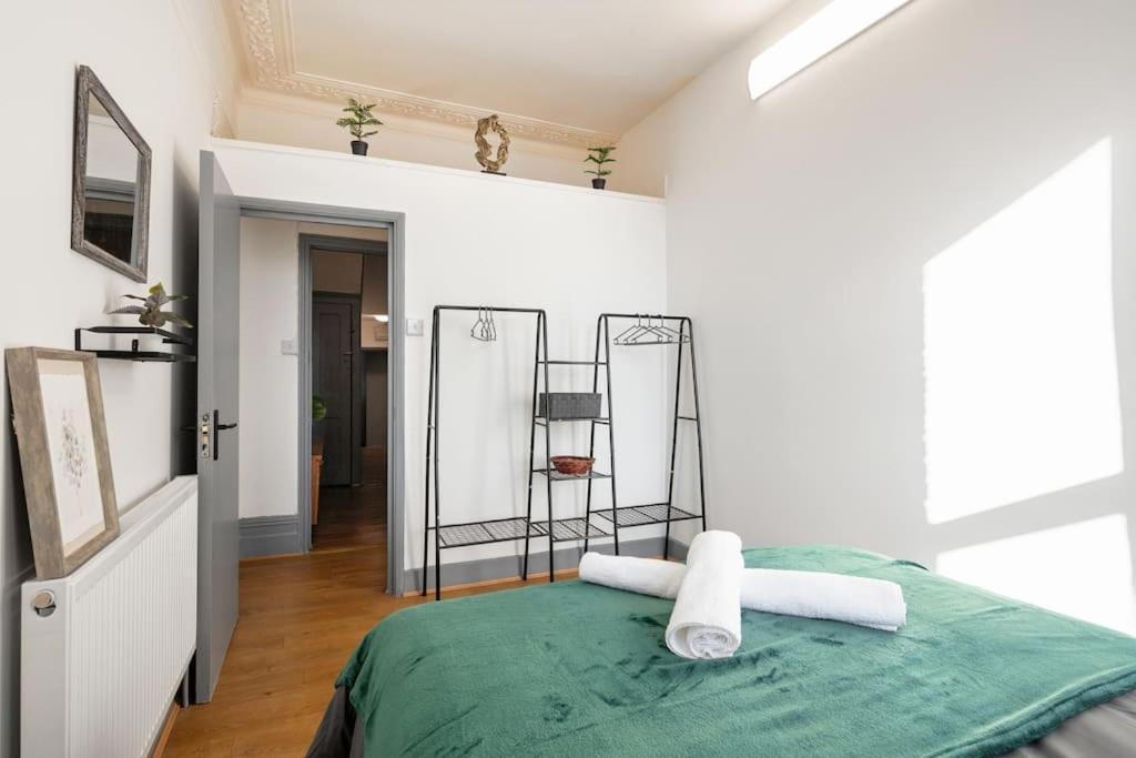 2A - Bright & Airy 2 Bed Flat - 20 Mins To Central London Exterior foto
