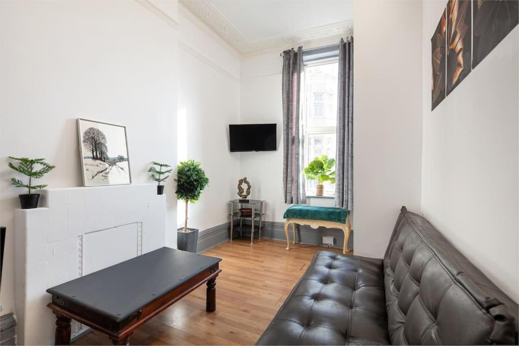 2A - Bright & Airy 2 Bed Flat - 20 Mins To Central London Exterior foto